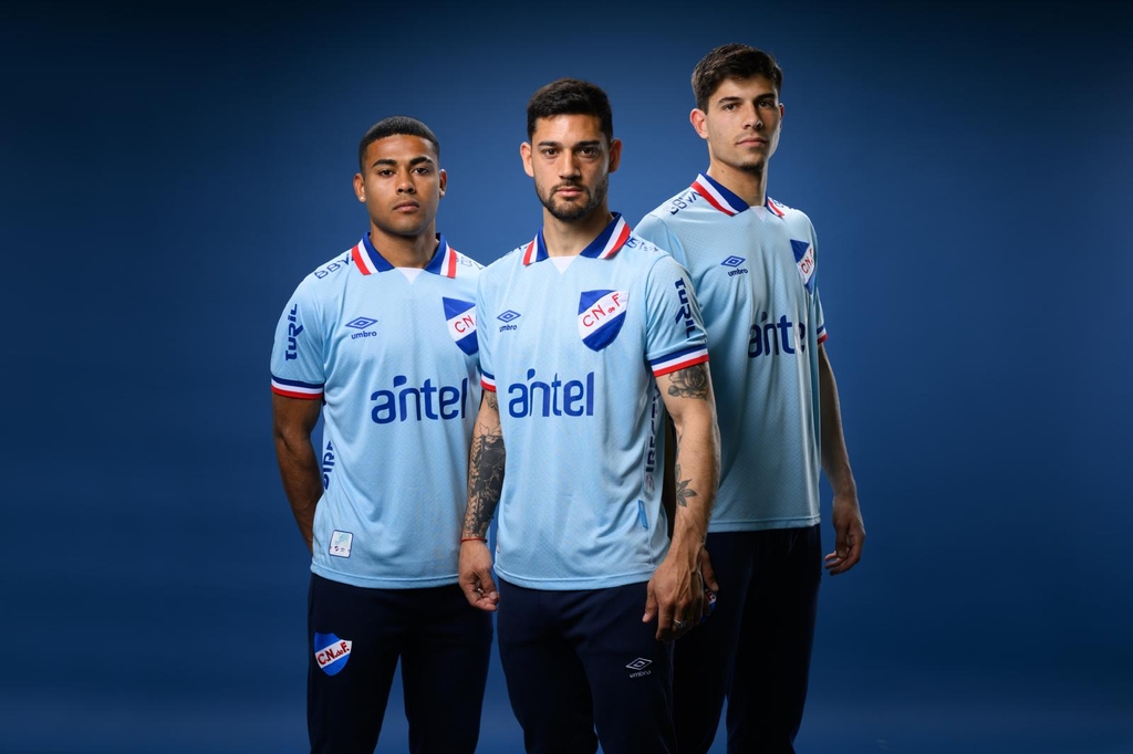 Camiseta 2025 Nacional y Umbro